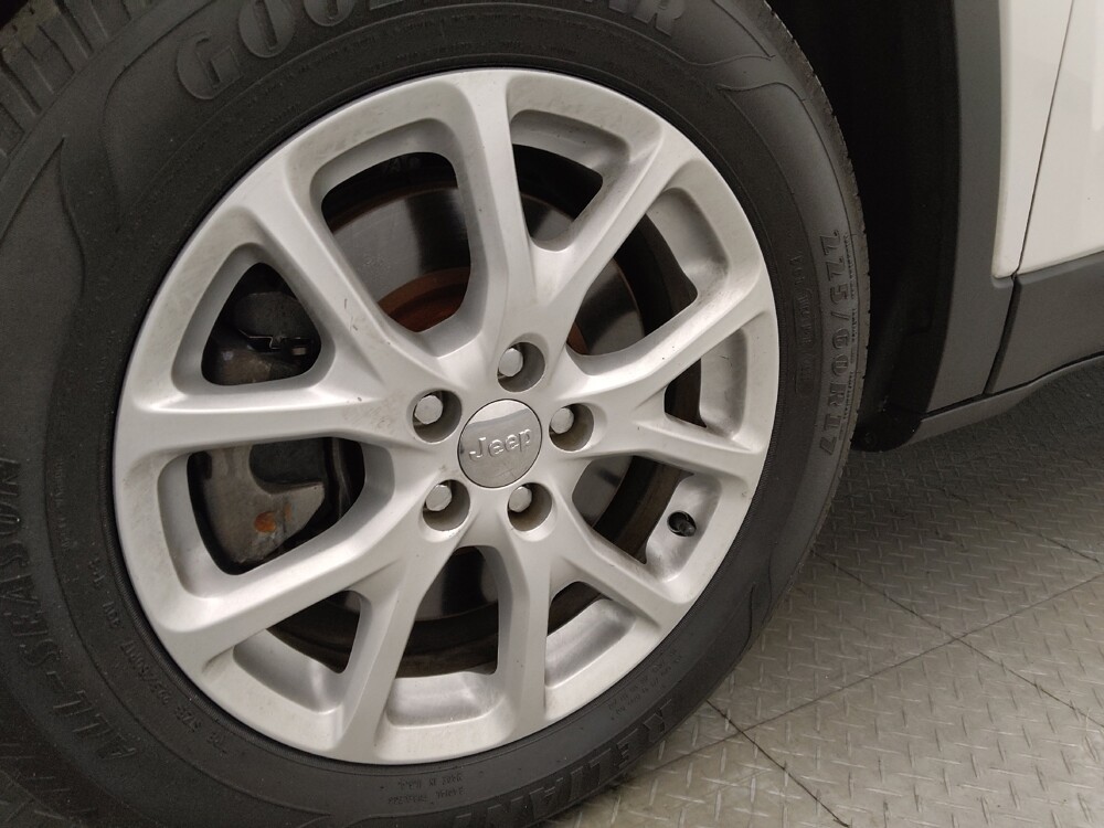 2018 Jeep Cherokee in Pensacola, FL 32505 - 18131064 31