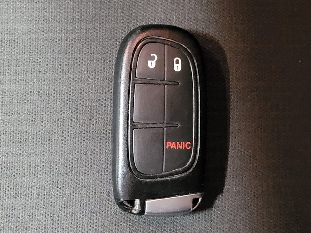 2018 Jeep Cherokee in Pensacola, FL 32505 - 18131064 32