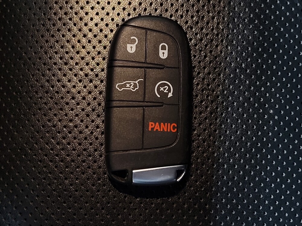 2020 Jeep Grand Cherokee in Gainesville, FL 32609 - 18131070 32