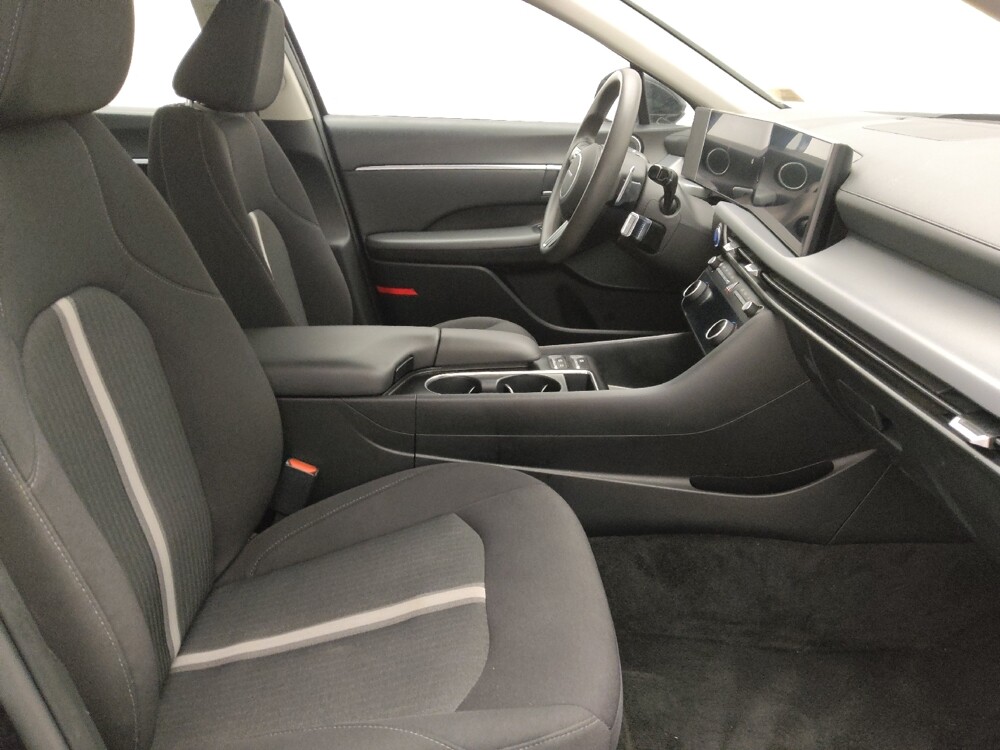 2025 Hyundai Sonata in Pensacola, FL 32505 - 18131072 21