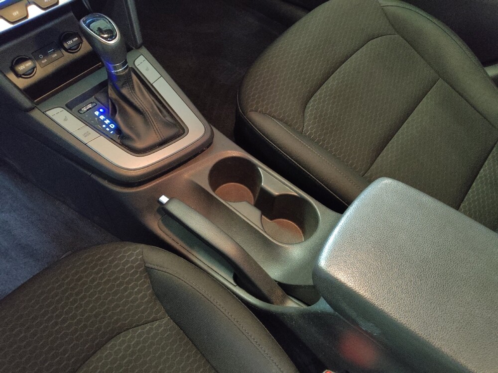 2020 Hyundai Elantra in Fayetteville, NC 28304 - 18131123 26