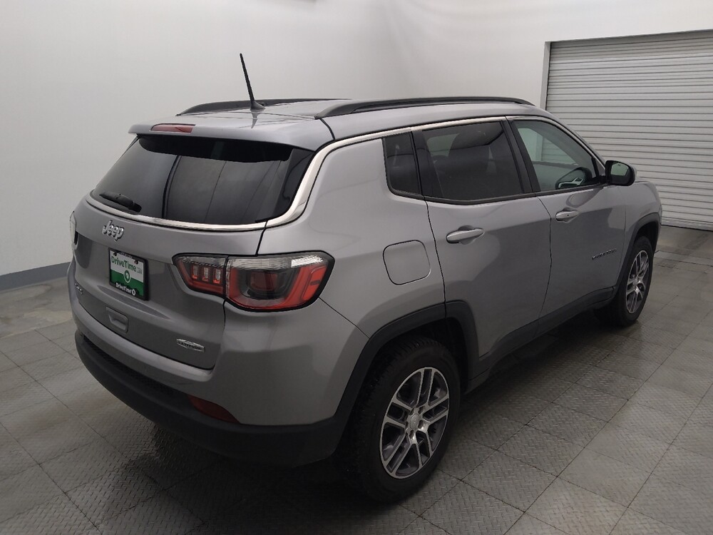 2018 Jeep Compass in Houston, TX 77060 - 18131187 9