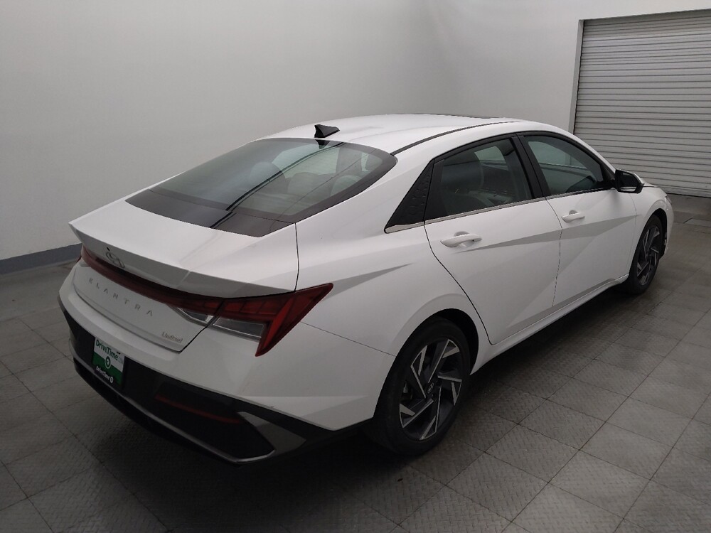 2024 Hyundai Elantra in Houston, TX 77060 - 18131205 9