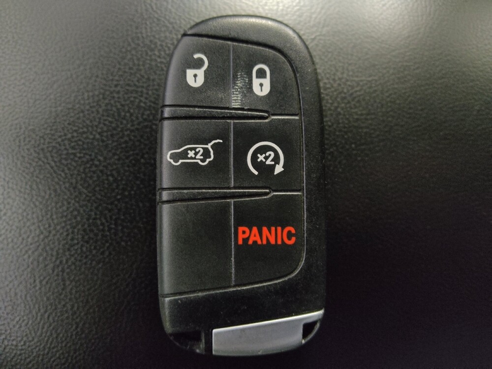 2019 Jeep Grand Cherokee in Houston, TX 77060 - 18131207 32