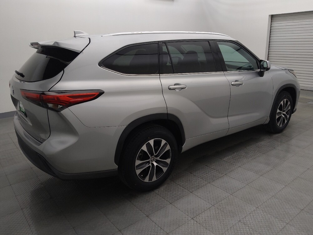 2020 Toyota Highlander in Houston, TX 77074 - 18131210 10