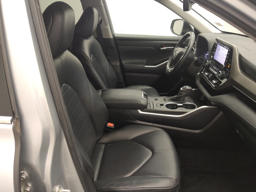 2020 Toyota Highlander in Houston, TX 77074 - 18131210 21
