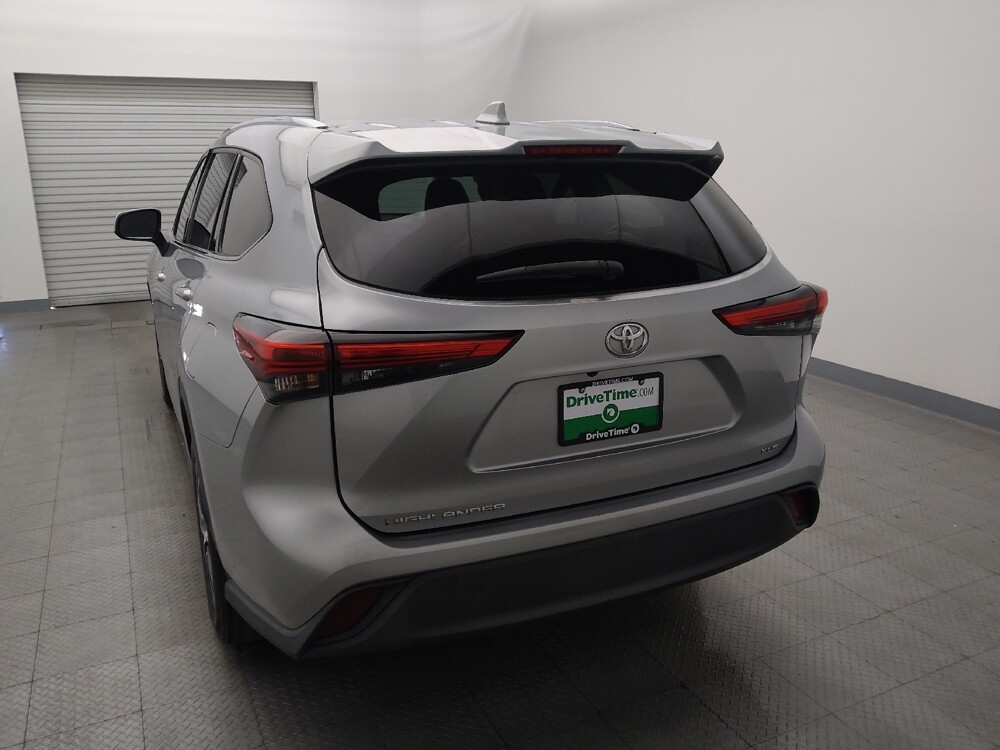 2020 Toyota Highlander in Houston, TX 77074 - 18131210 6