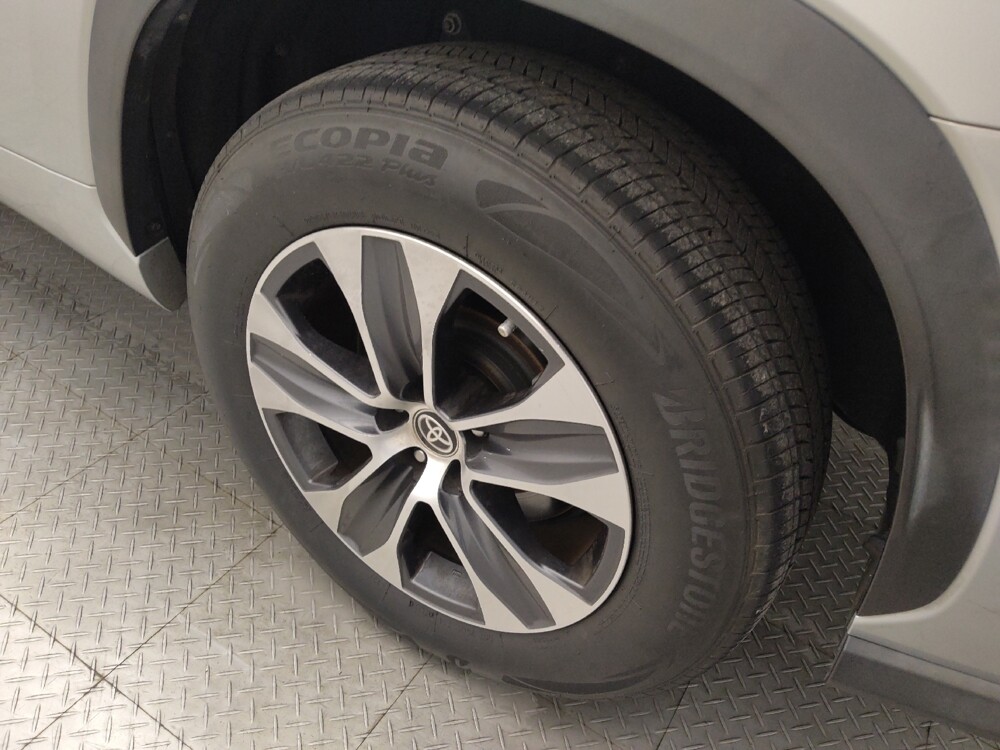 2020 Toyota Highlander in Houston, TX 77074 - 18131210 31