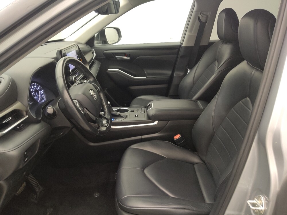 2020 Toyota Highlander in Houston, TX 77074 - 18131210 17