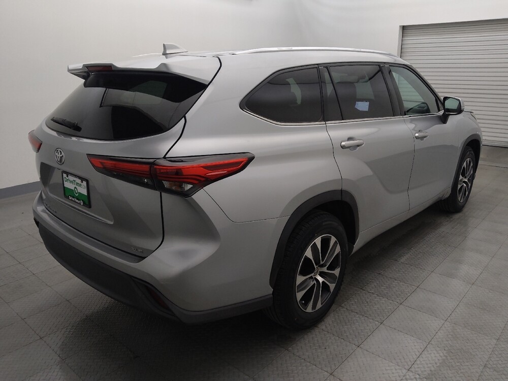 2020 Toyota Highlander in Houston, TX 77074 - 18131210 9