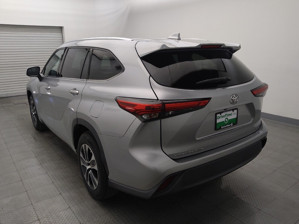 2020 Toyota Highlander in Houston, TX 77074 - 18131210 5