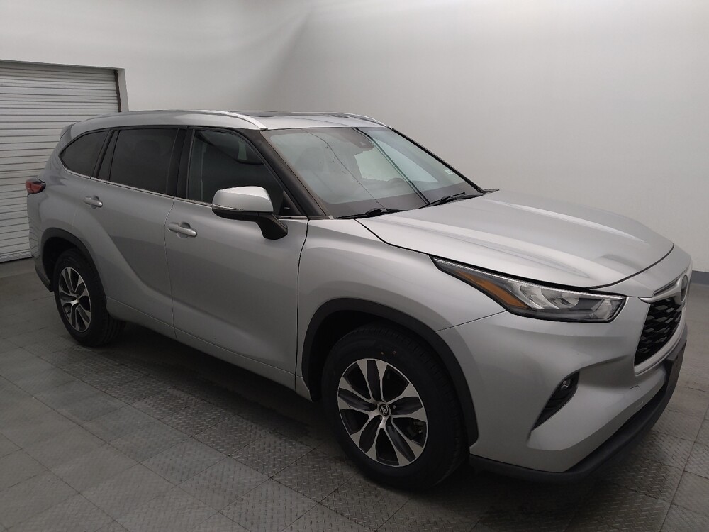 2020 Toyota Highlander in Houston, TX 77074 - 18131210 11