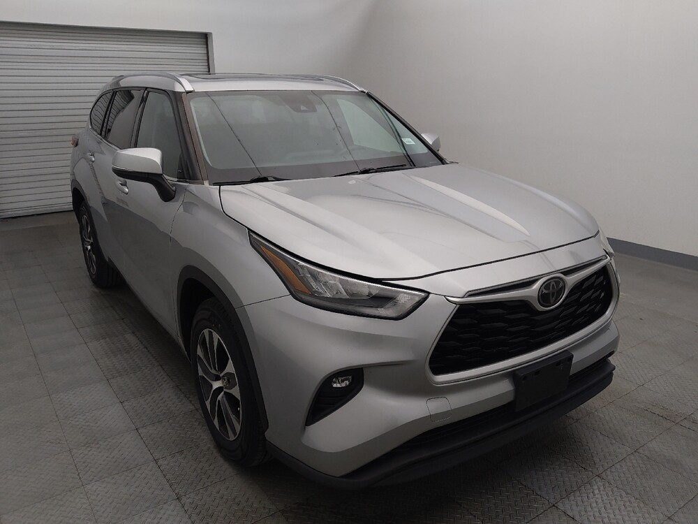 2020 Toyota Highlander in Houston, TX 77074 - 18131210 13