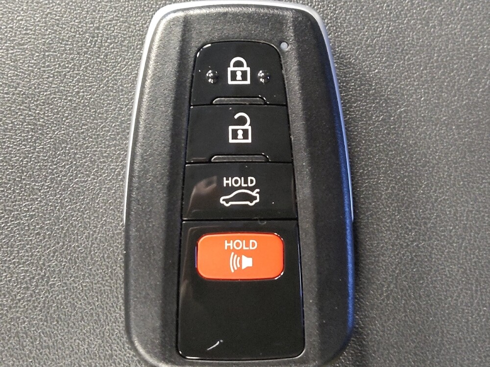 2020 Toyota Highlander in Houston, TX 77074 - 18131210 32