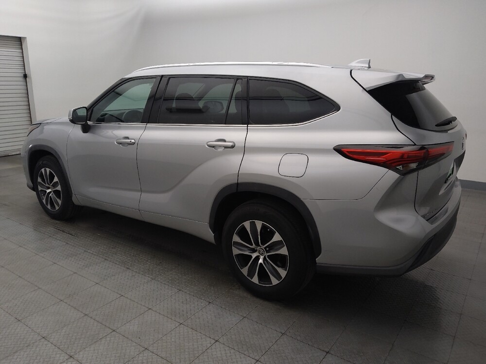 2020 Toyota Highlander in Houston, TX 77074 - 18131210 3