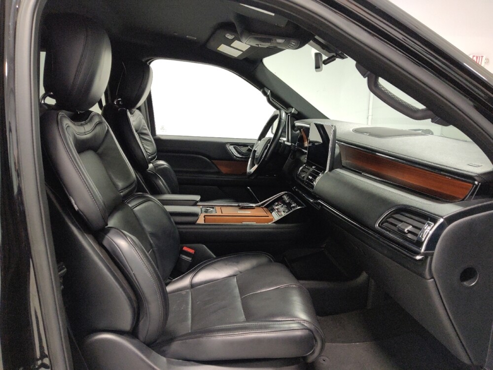 2019 Lincoln Navigator in Columbus, OH 43231 - 18131221 21