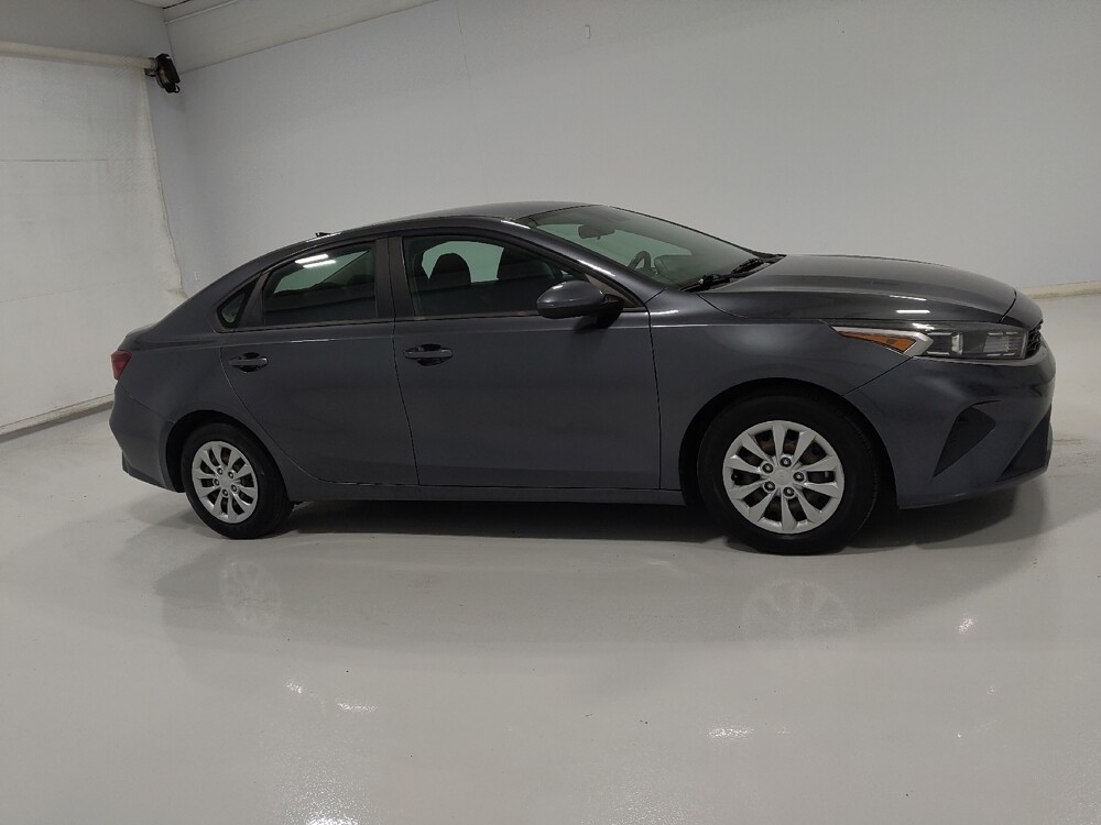 2022 Kia Forte in Columbus, OH 43231 - 18131229 11