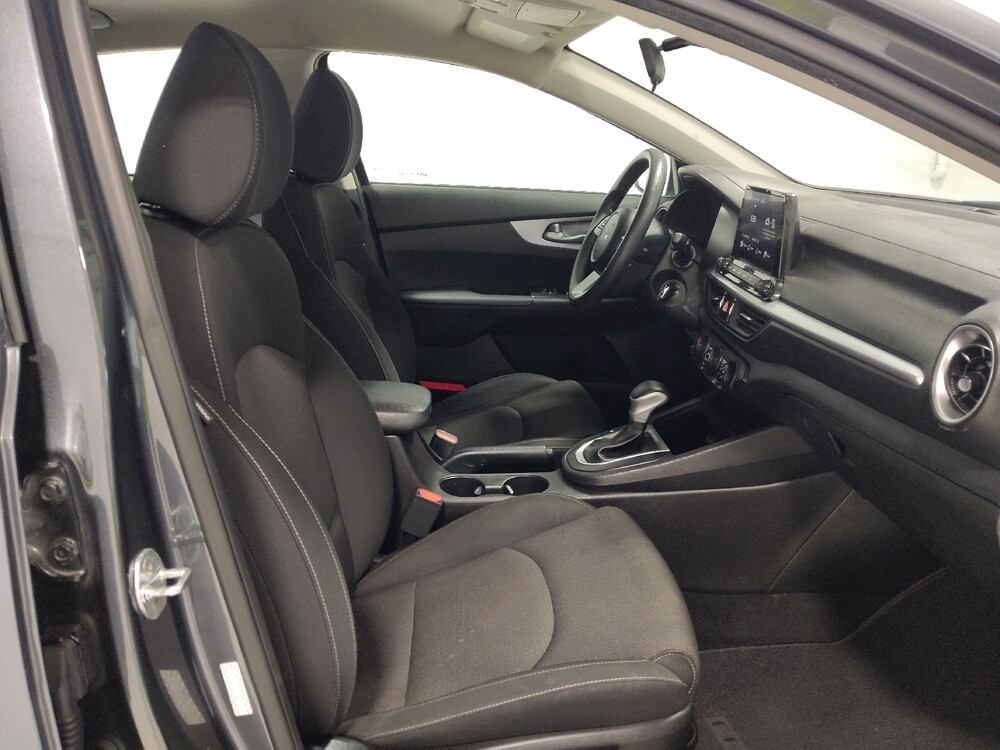 2022 Kia Forte in Columbus, OH 43231 - 18131229 21