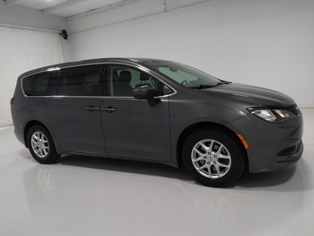 2022 Chrysler Voyager in Columbus, OH 43231 - 18131236 11