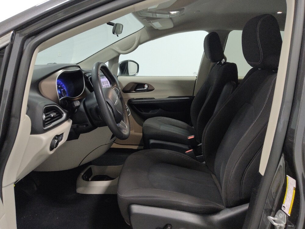 2022 Chrysler Voyager in Columbus, OH 43231 - 18131236 17