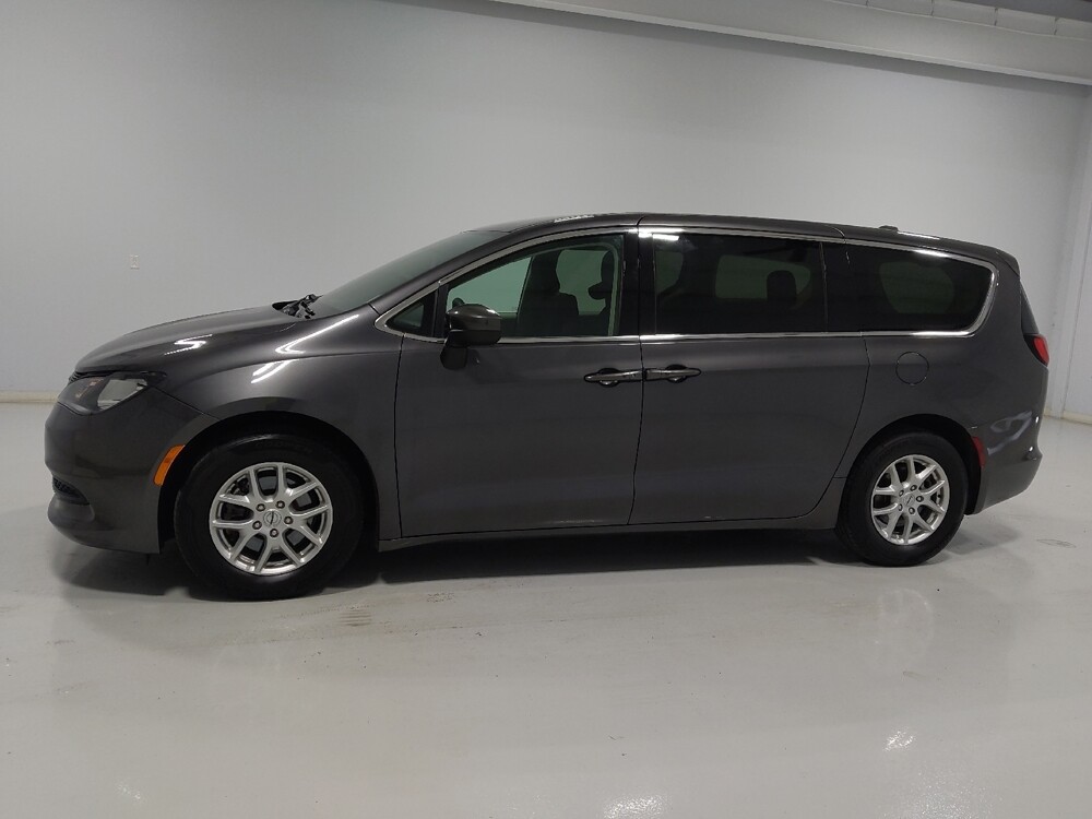 2022 Chrysler Voyager in Columbus, OH 43231 - 18131236 2