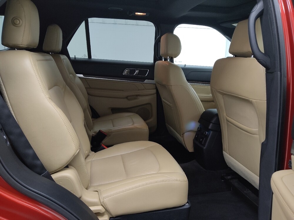 2017 Ford Explorer in St. Louis, MO 63125 - 18131255 19
