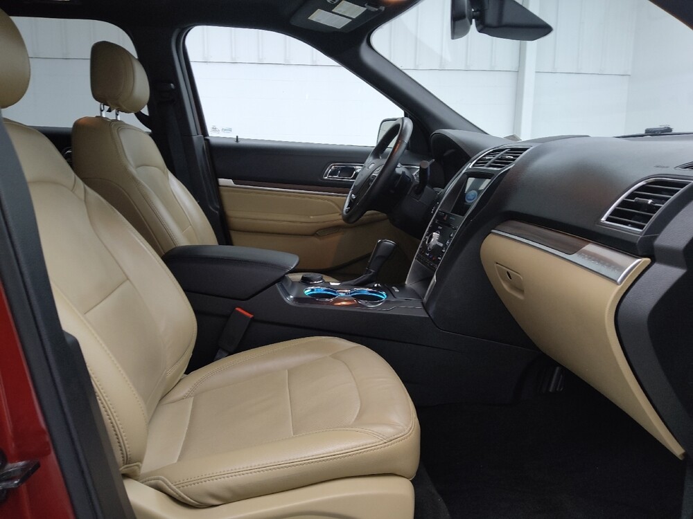 2017 Ford Explorer in St. Louis, MO 63125 - 18131255 21