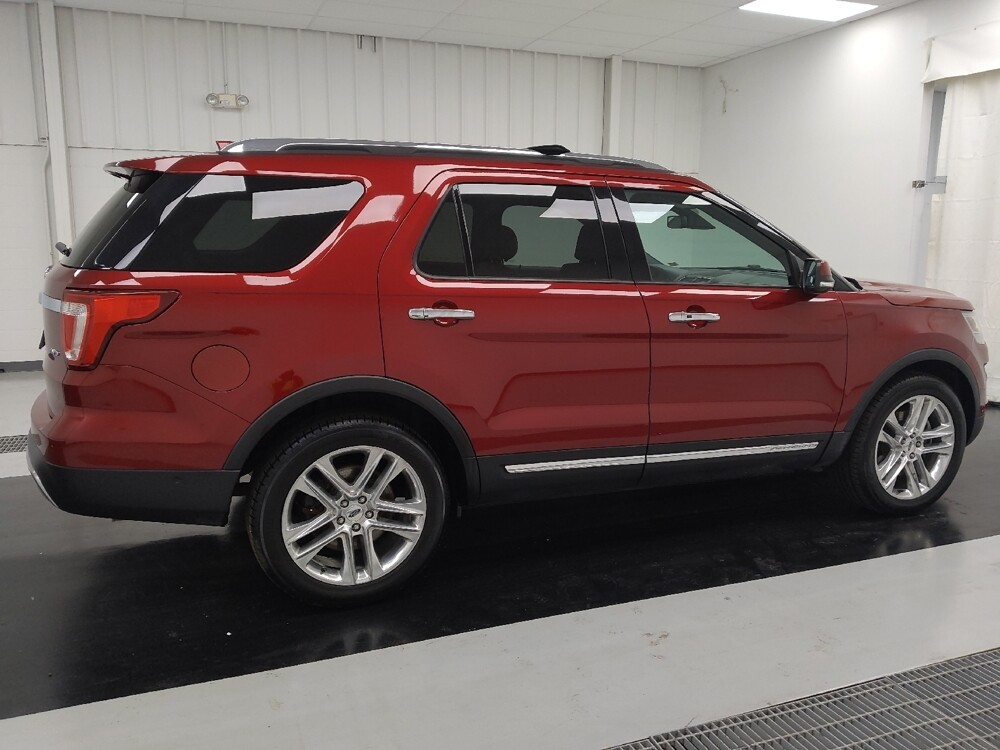 2017 Ford Explorer in St. Louis, MO 63125 - 18131255 10