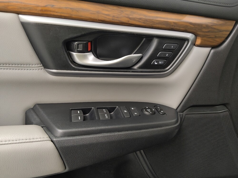 2018 Honda CR-V in St. Louis, MO 63136 - 18131256 27