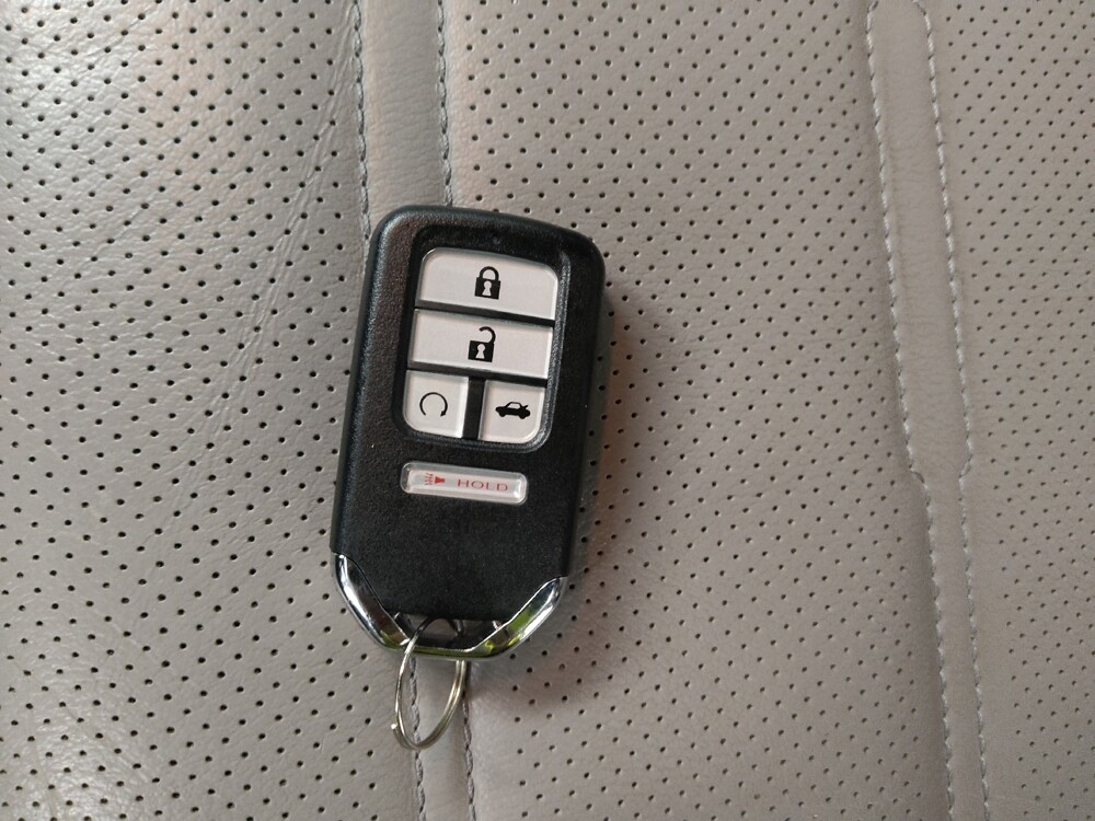 2018 Honda CR-V in St. Louis, MO 63136 - 18131256 32