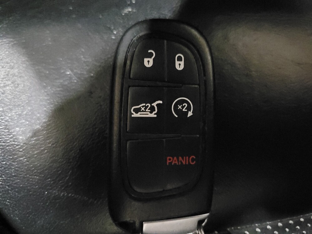 2019 Jeep Cherokee in Pittsburgh, PA 15237 - 18131275 32