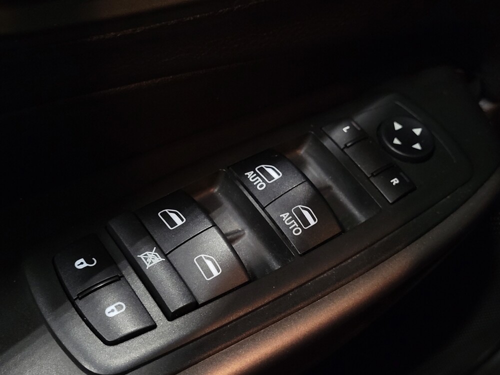 2019 Jeep Cherokee in Pittsburgh, PA 15237 - 18131275 27