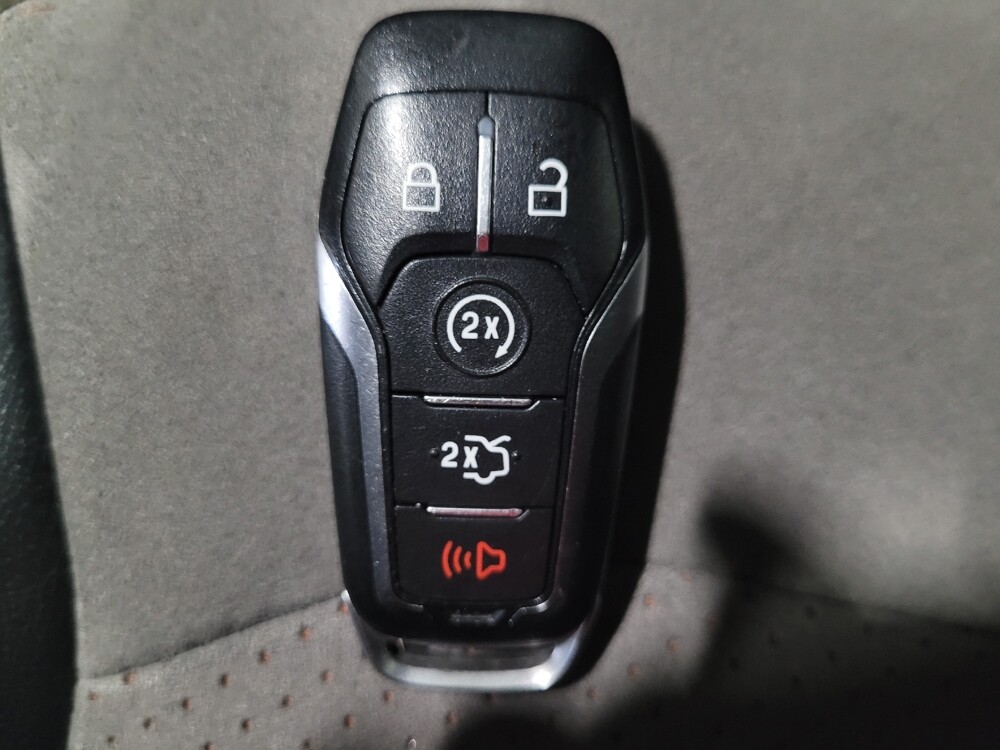 2017 Ford Explorer in Pittsburgh, PA 15237 - 18131277 32