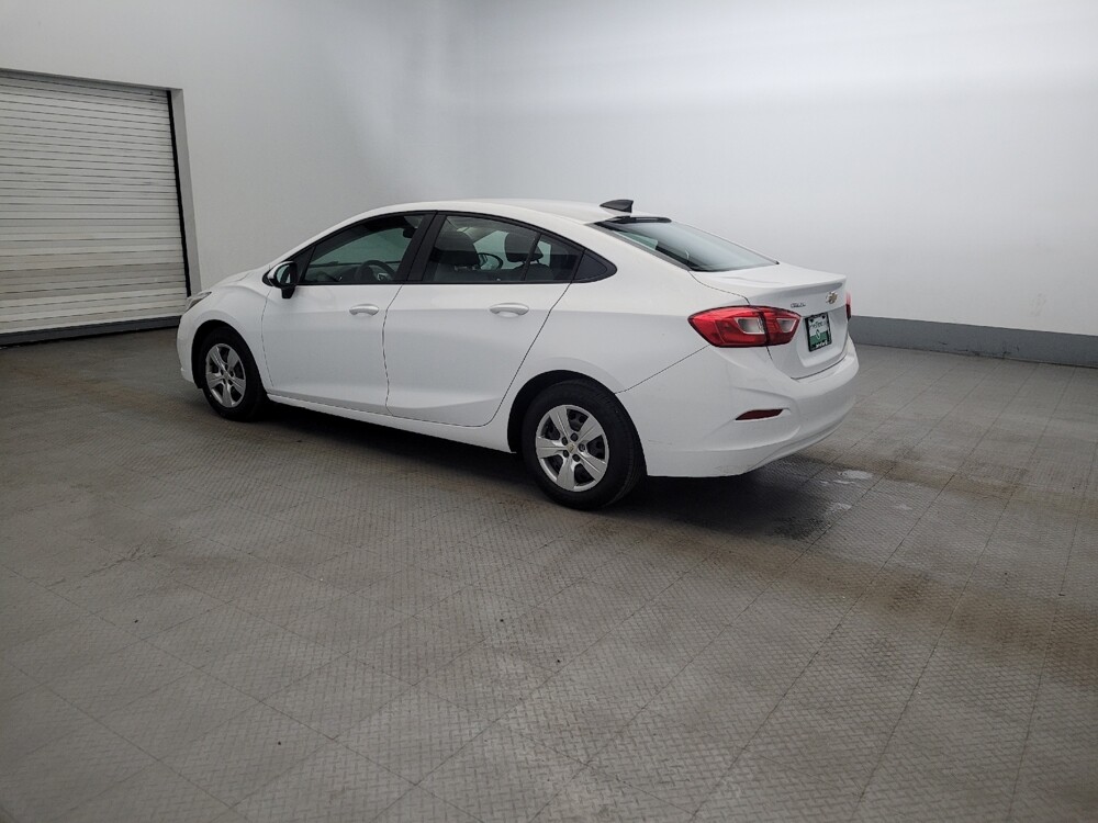 2018 Chevrolet Cruze in Temple Hills, MD 20746 - 18131281 3