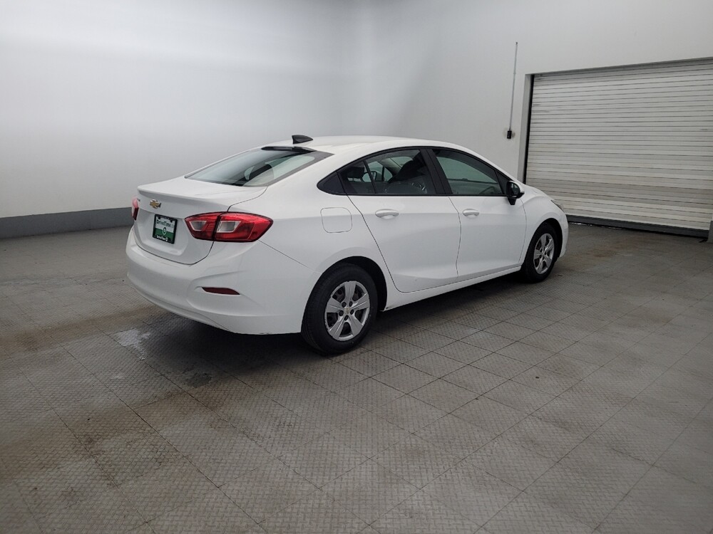 2018 Chevrolet Cruze in Temple Hills, MD 20746 - 18131281 9
