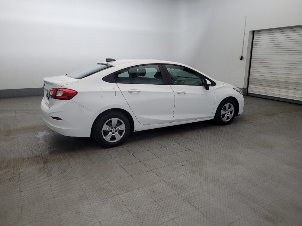 2018 Chevrolet Cruze in Temple Hills, MD 20746 - 18131281 10