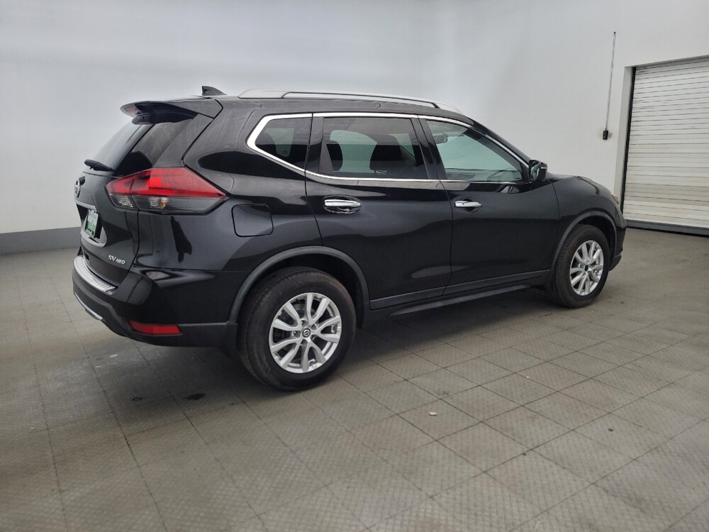 2018 Nissan Rogue in Pittsburgh, PA 15237 - 18131283 10