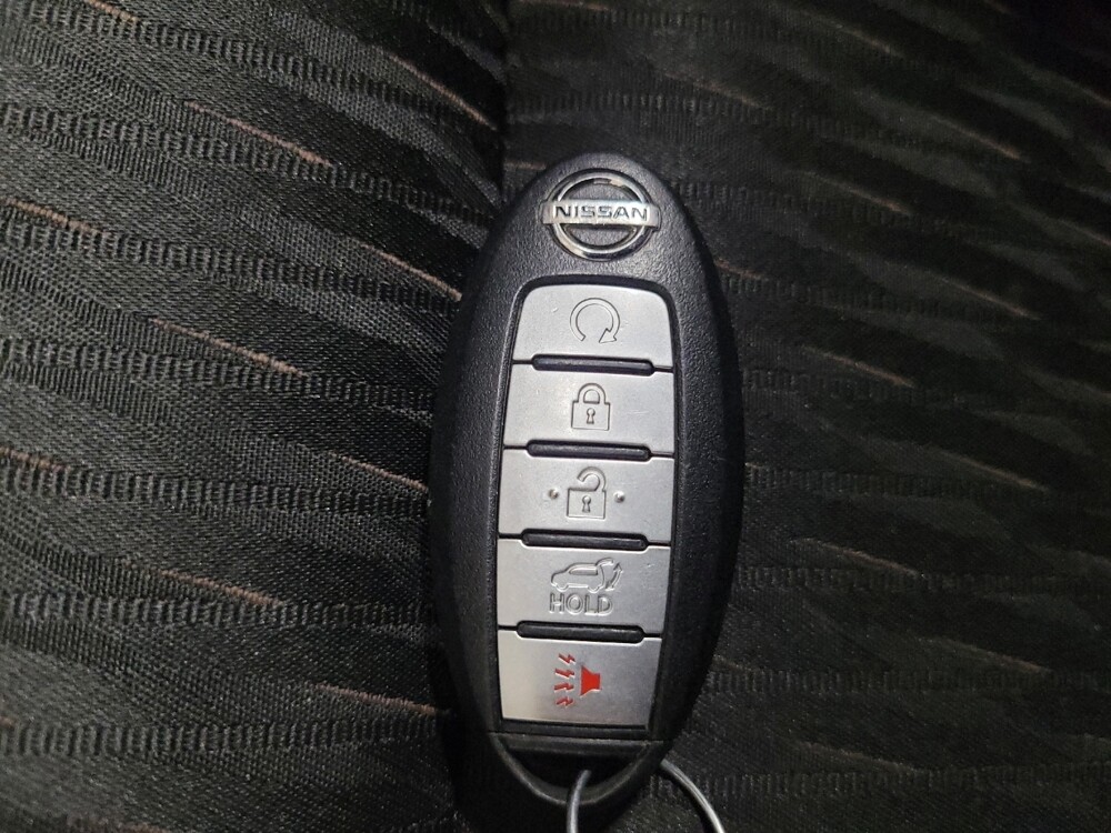 2018 Nissan Rogue in Pittsburgh, PA 15237 - 18131283 32