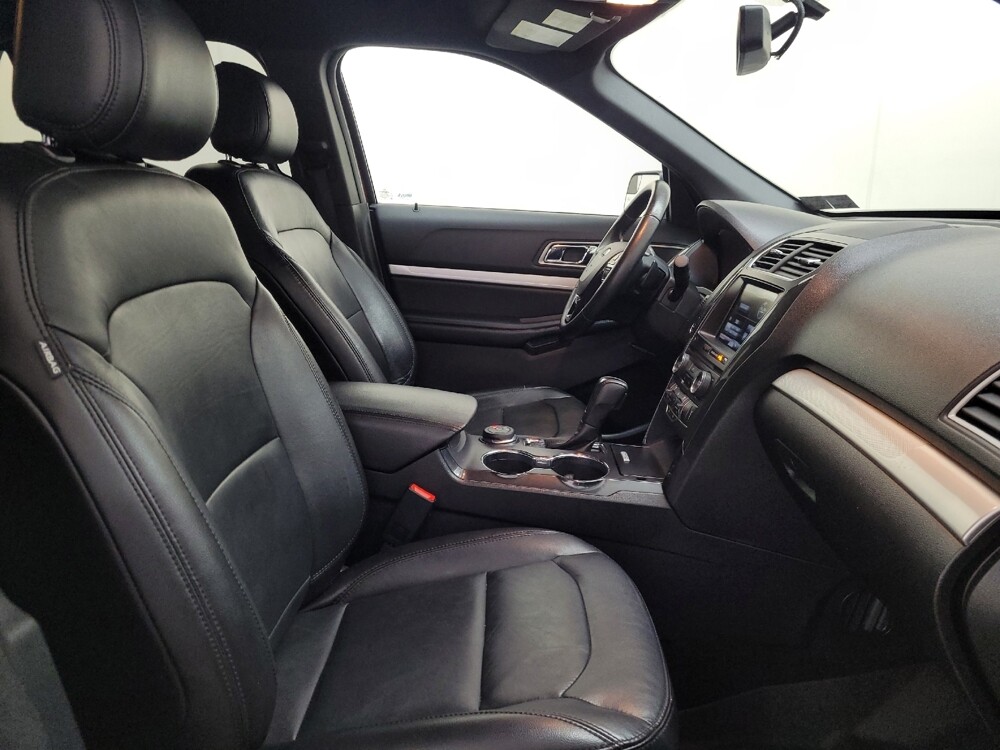 2016 Ford Explorer in Langhorne, PA 19047 - 18131302 21