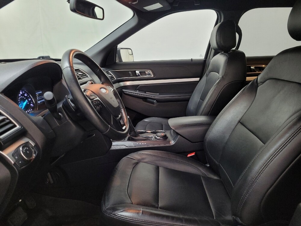 2016 Ford Explorer in Langhorne, PA 19047 - 18131302 17