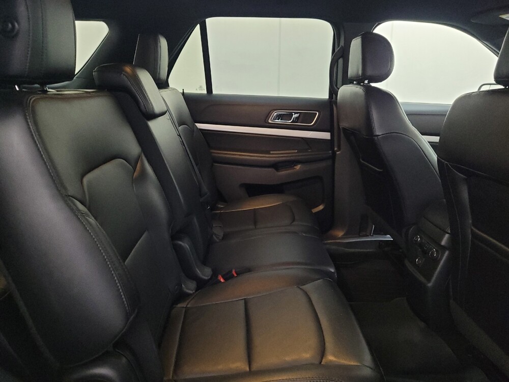 2016 Ford Explorer in Langhorne, PA 19047 - 18131302 19
