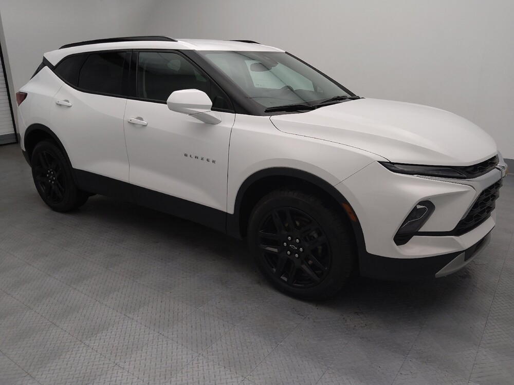 2024 Chevrolet Blazer in Wichita, KS 67207 - 18131316 11