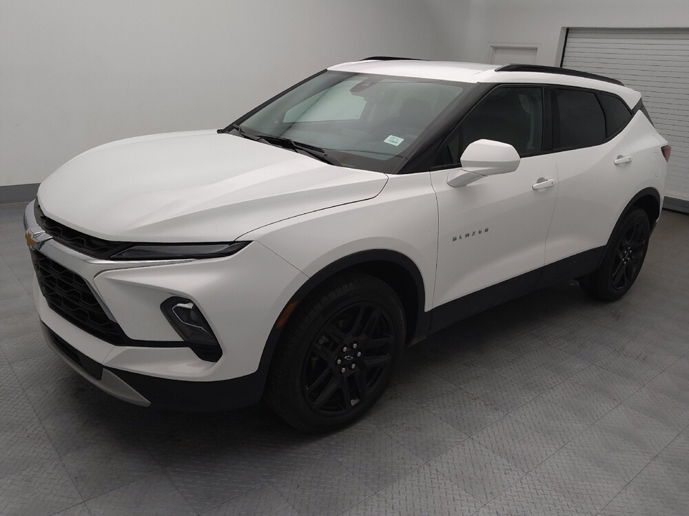 2024 Chevrolet Blazer in Wichita, KS 67207 - 18131316 2