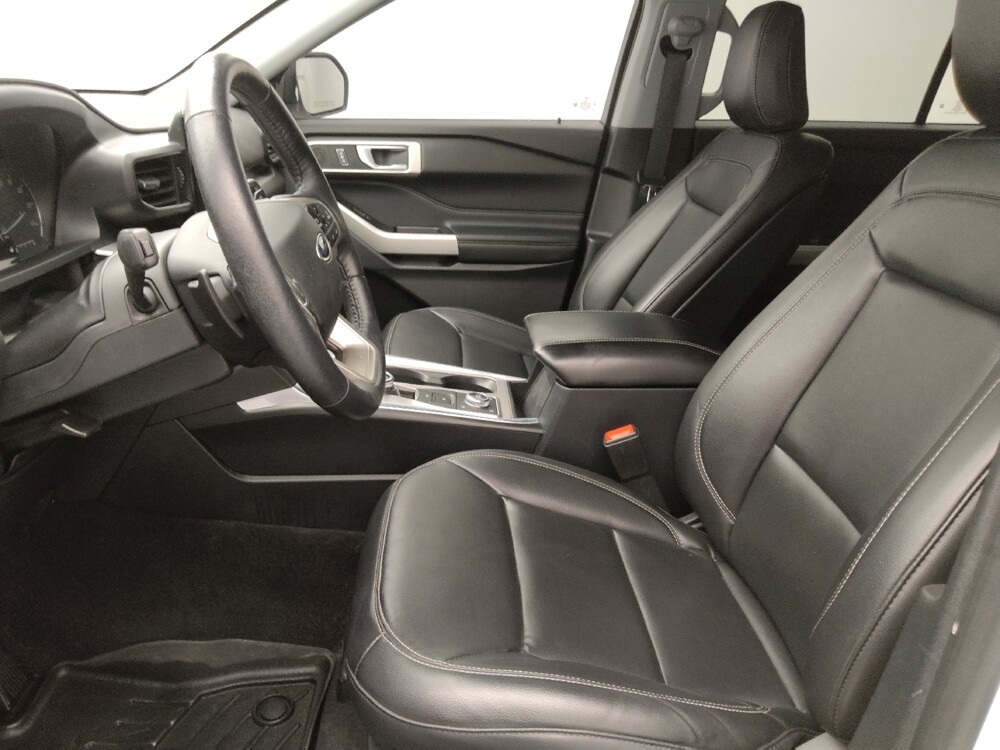 2020 Ford Explorer in Topeka, KS 66611 - 18131321 17