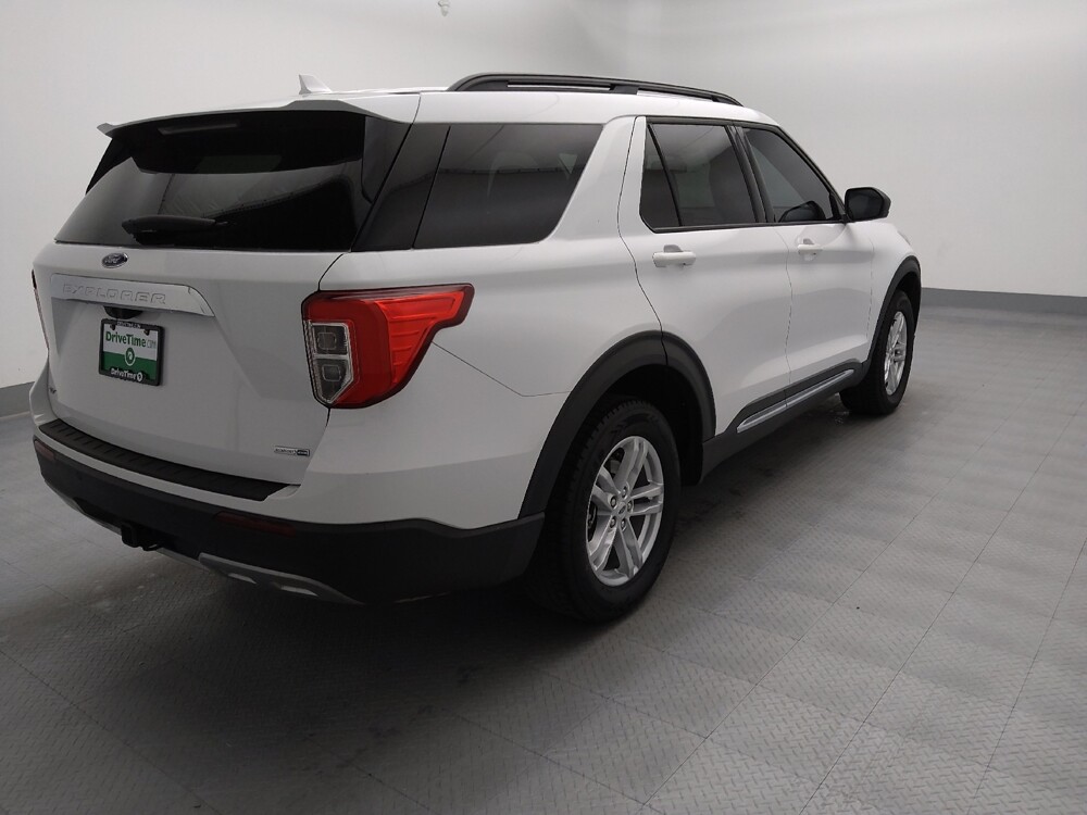 2020 Ford Explorer in Topeka, KS 66611 - 18131321 9