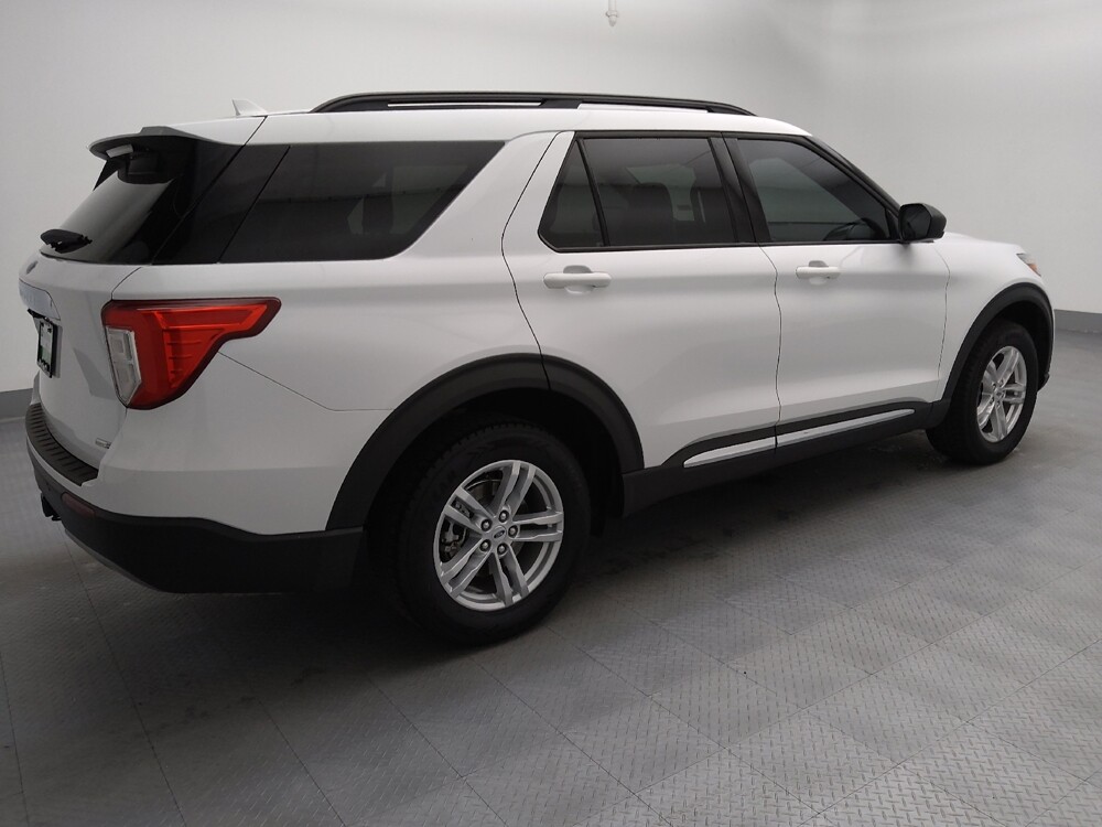 2020 Ford Explorer in Topeka, KS 66611 - 18131321 10