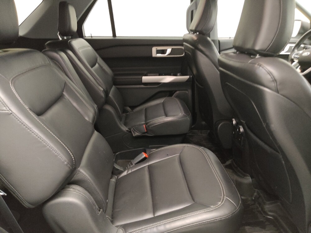 2020 Ford Explorer in Topeka, KS 66611 - 18131321 19