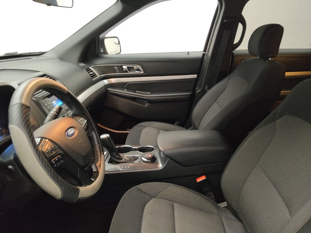 2017 Ford Explorer in Lombard, IL 60148 - 18131332 17