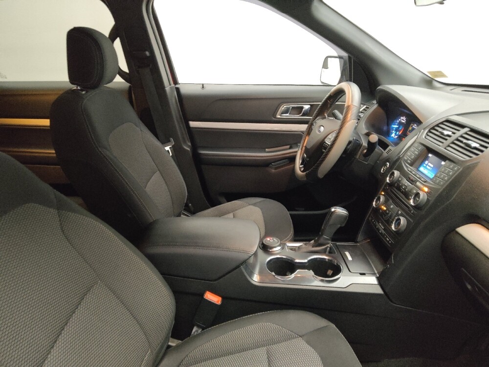 2017 Ford Explorer in Lombard, IL 60148 - 18131332 21