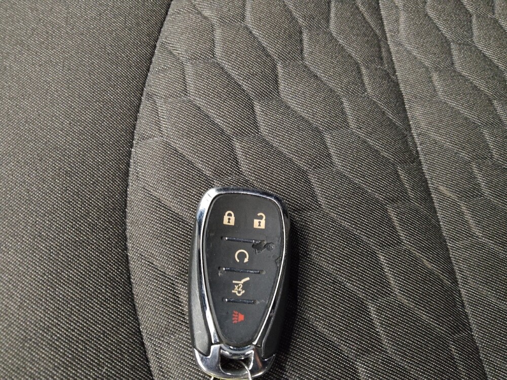 2021 Chevrolet Equinox in Lombard, IL 60148 - 18131334 32